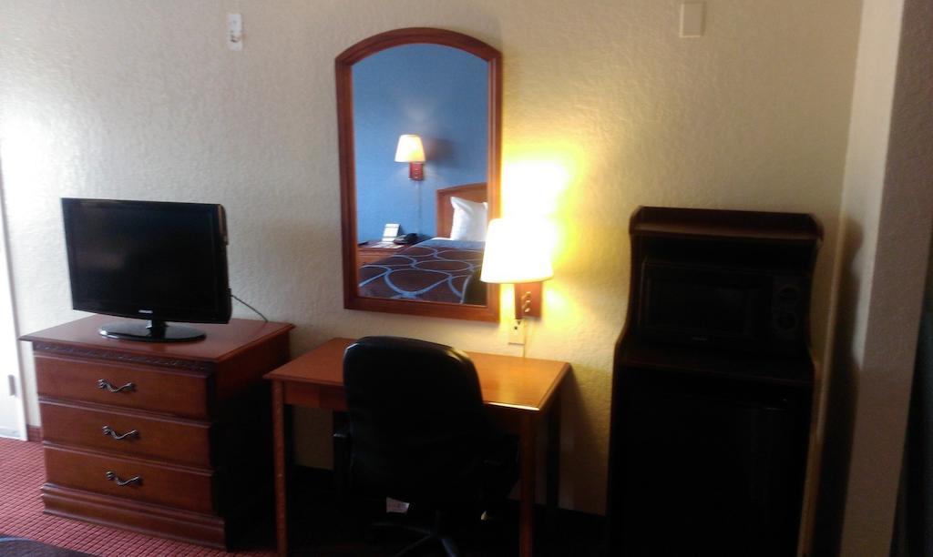 Super 8 By Wyndham San Antonio At I-10 Motel Eksteriør bilde